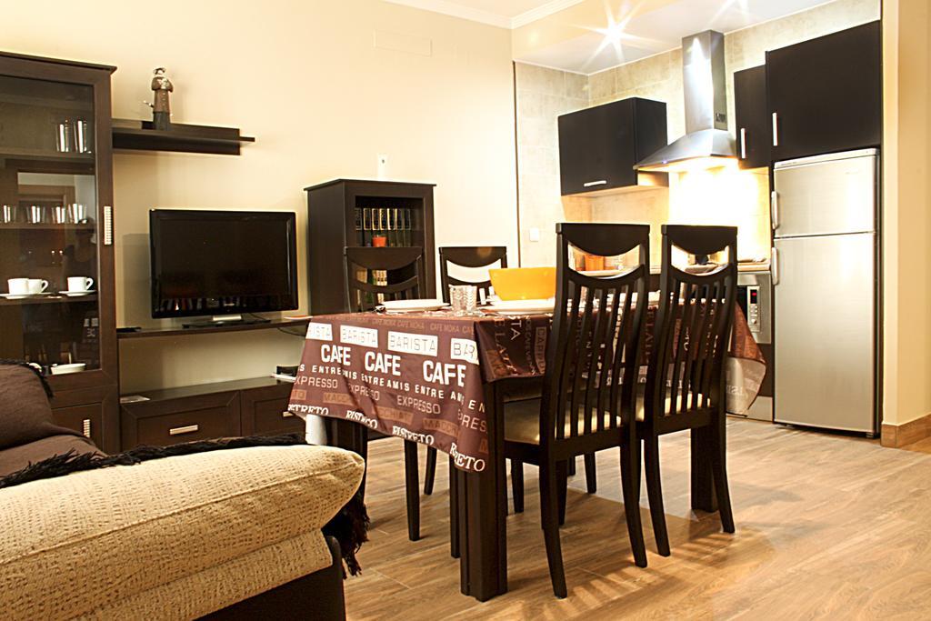 Apartamentos Turísticos Cúllar Vega Habitación foto