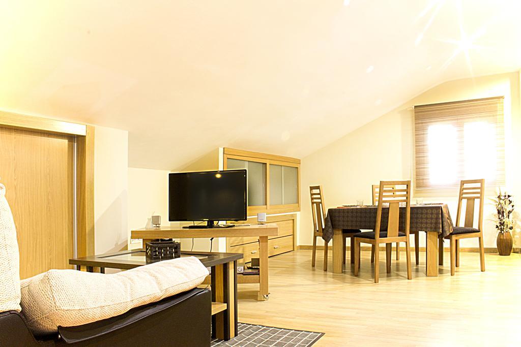 Apartamentos Turísticos Cúllar Vega Habitación foto