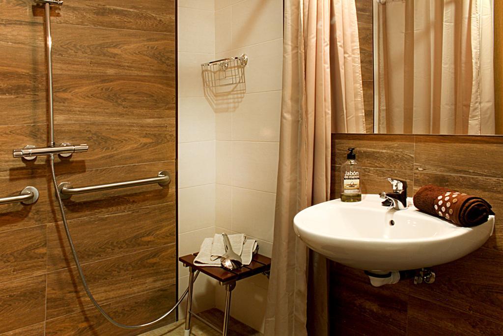 Apartamentos Turísticos Cúllar Vega Habitación foto